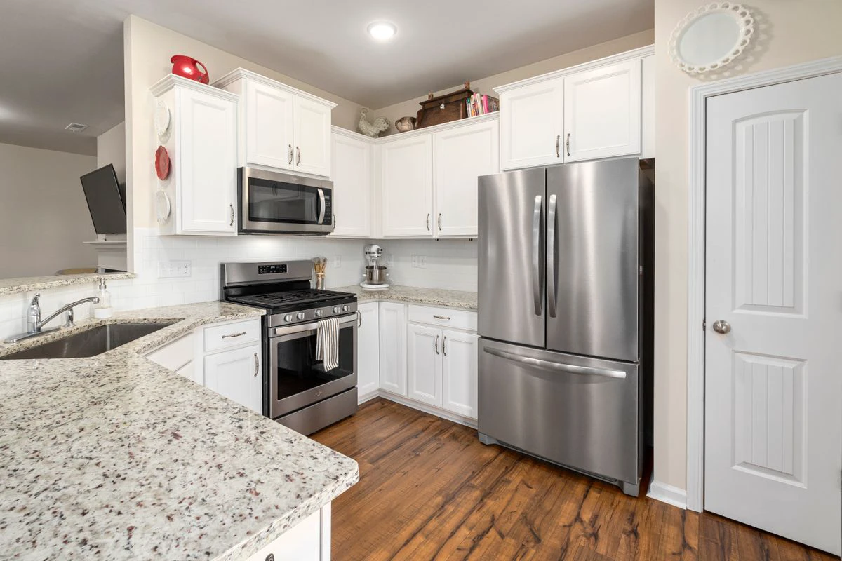 Why Homeowners Are Comparing Prebuilt Cabinets Before Remodeling